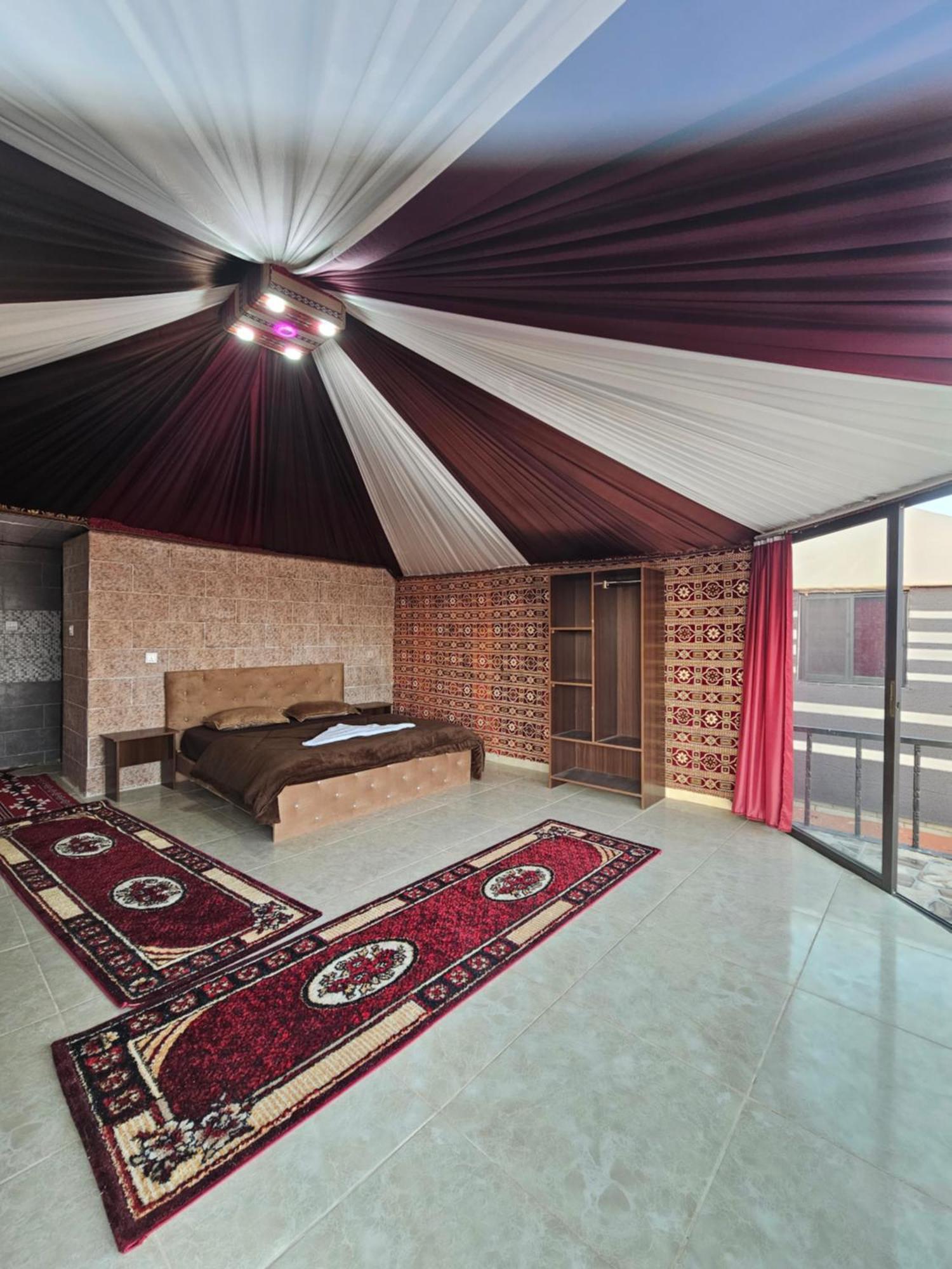Wadi Rum Candles Camp Екстериор снимка