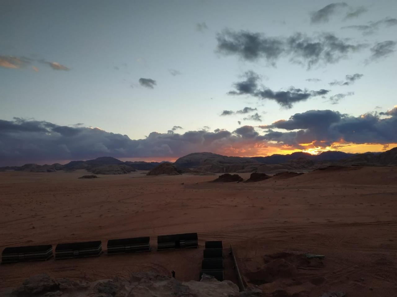 Wadi Rum Candles Camp Екстериор снимка